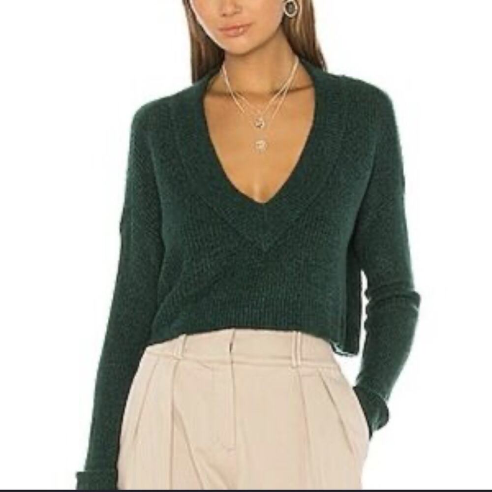NWT L'Academie cropped Green V Neck Sweater Small